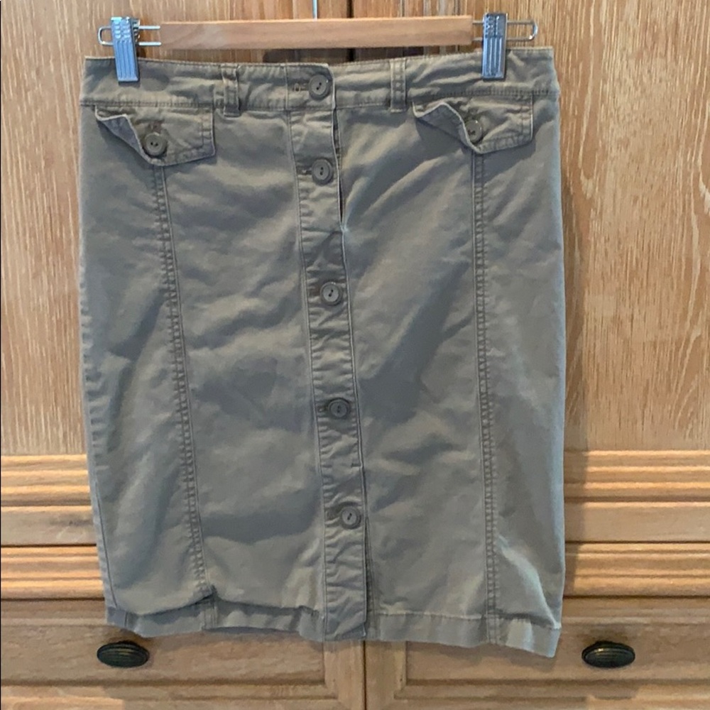 Khaki button pencil skirt